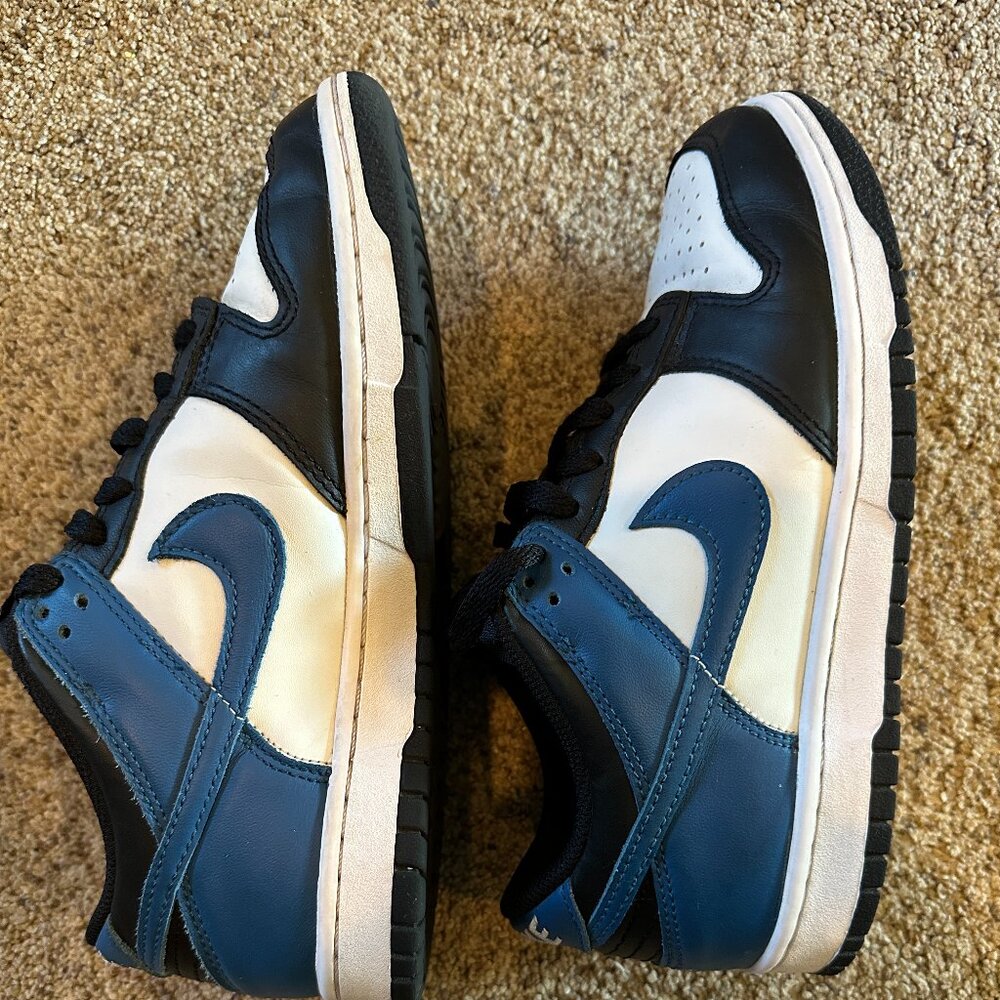 Boys/Mens Nike Dunk Low - size 6Y